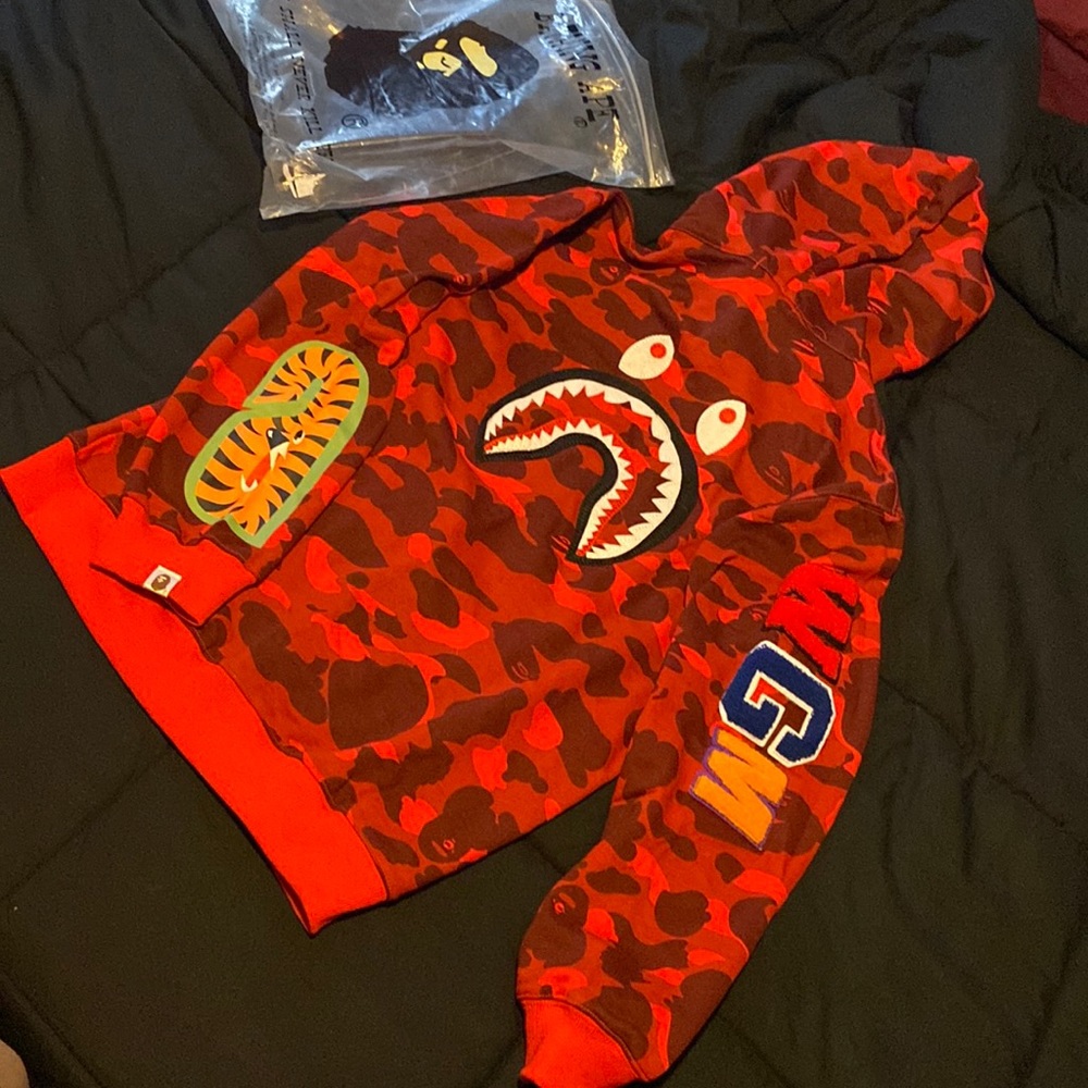 Camo Red Bape Hoodie🔥
